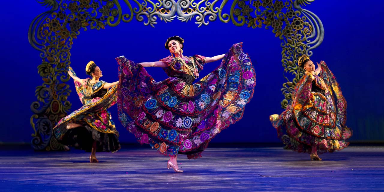 Contratación del Ballet Folklórico de México de Amalia Hernández